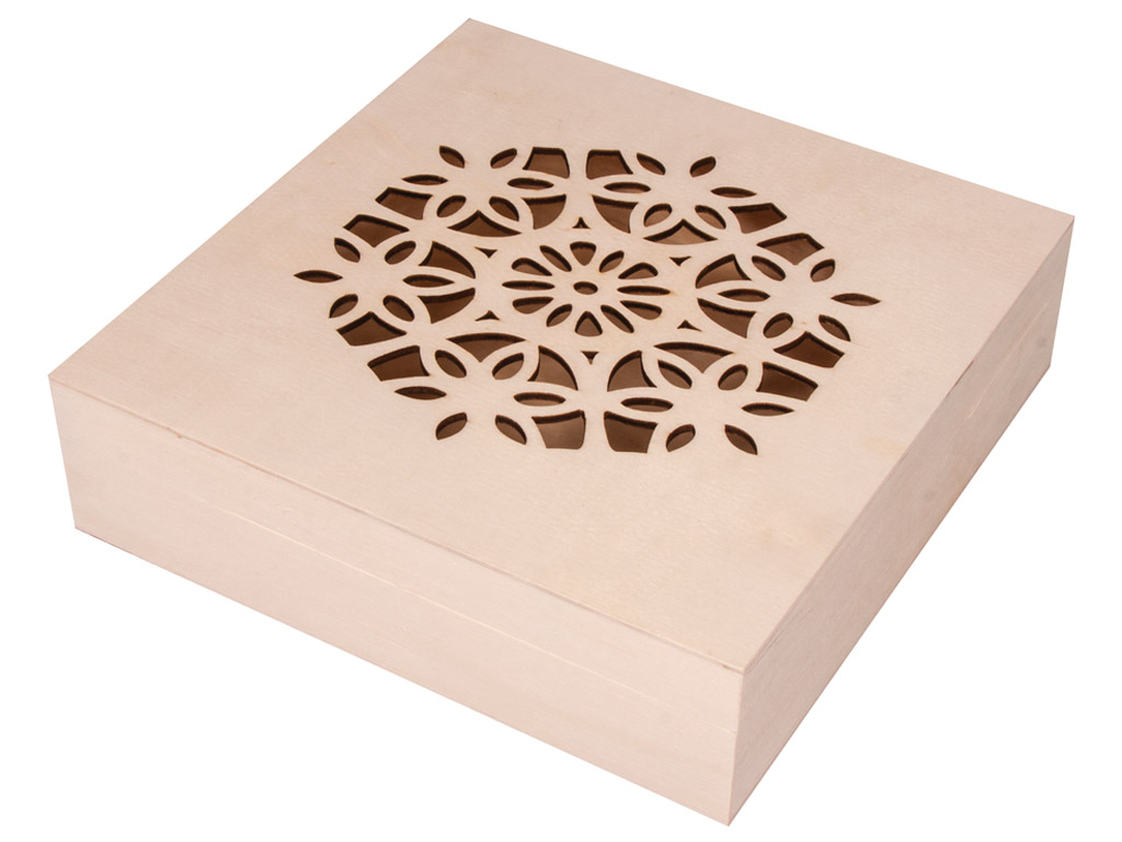 Karp puidust Rayher kaunistatud kaanega 18.5x18.5x5cm hingedega